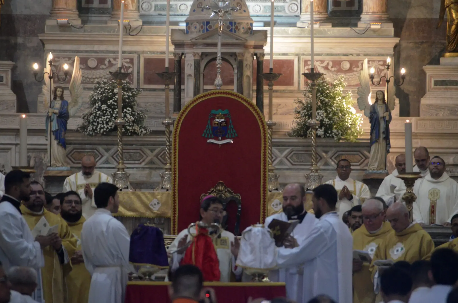 Quinta-Feira Santa 2026: Celebração da Missa do Crisma