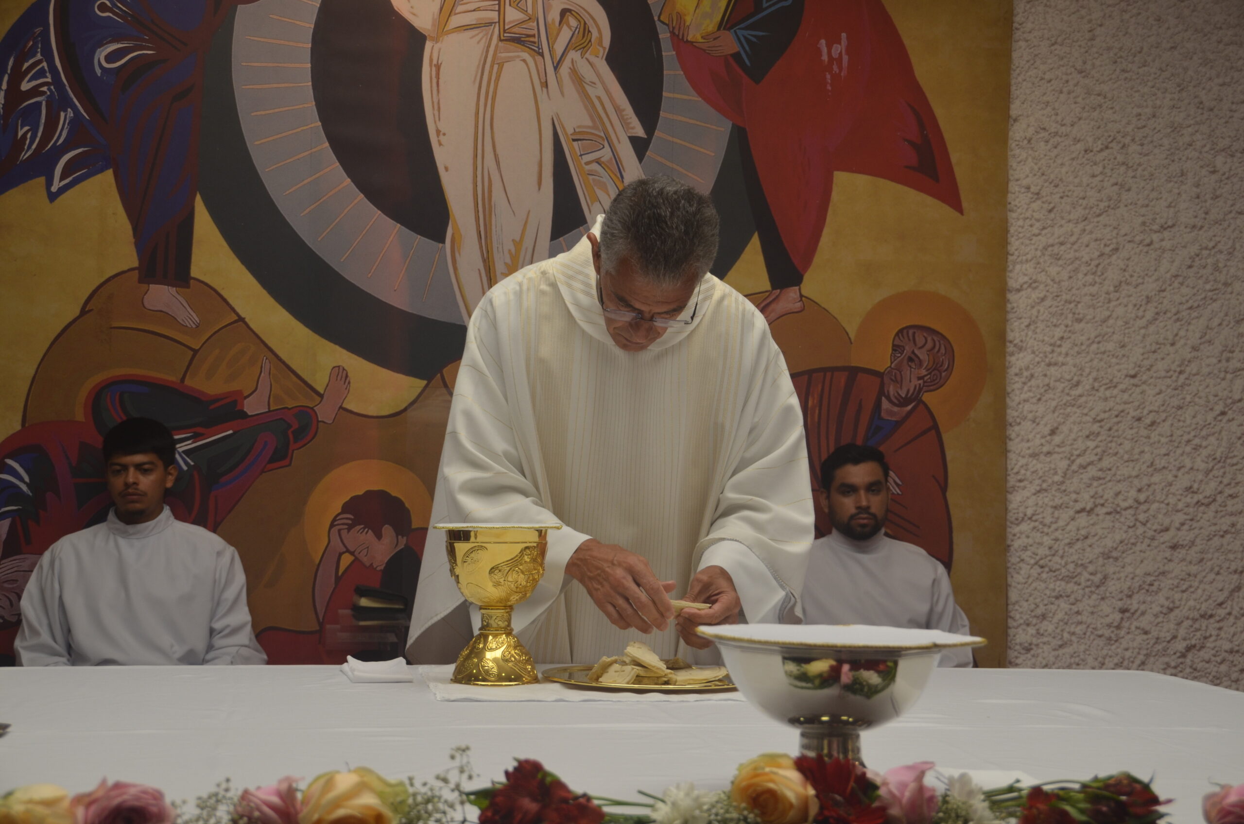 Com alegria, seminário celebra São João Maria Vianney, padroeiro dos sacerdotes